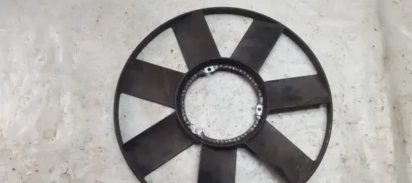 BMW 5 E39 Fan impeller 2243303