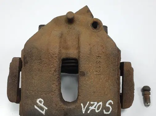 Front brake caliper