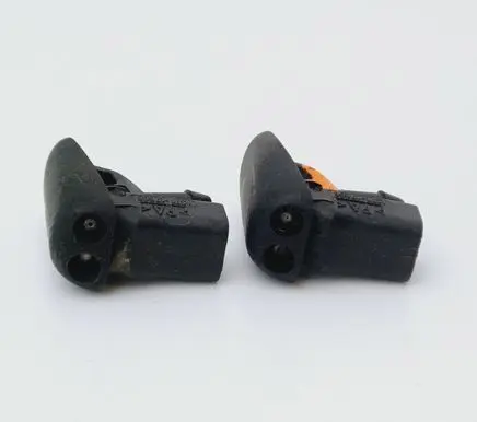 Ford Mondeo Mk III Windshield washer spray nozzle 1S7117666