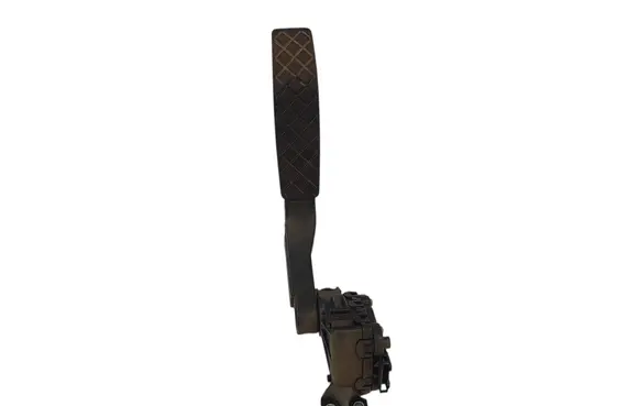 Accelerator throttle pedal