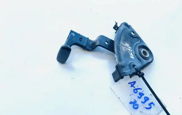 Engine bonnet (hood) release handle