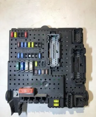 Volvo XC90 Fuse module 30728512 28017881