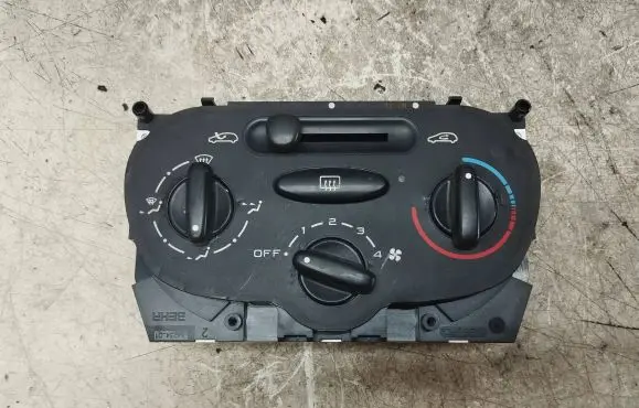 Peugeot 206 Climate control unit 1068901