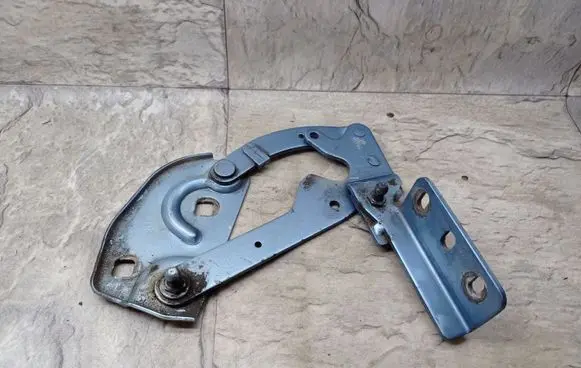 Peugeot 406 Engine bonnet/hood hinges