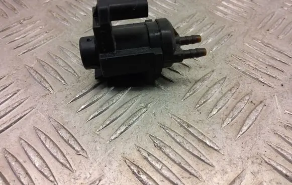 BMW X3 G01 Vacuum valve 8570591
