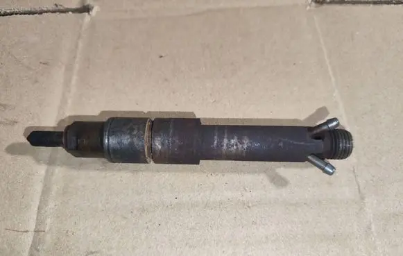 Fuel injector