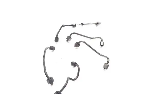Chevrolet Captiva Fuel injector supply line/pipe LLW