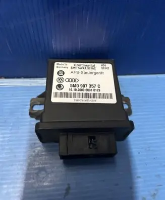 Volkswagen PASSAT B6 Light module LCM 5WK49676C 5M0907357C
