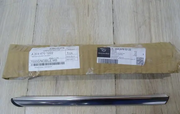 Mercedes-Benz GLK (X204) Rear side glass trim A2046701222