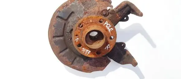 Volkswagen Polo IV 9N3 Front wheel hub