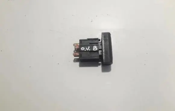 Opel Vectra B Hazard light switch 90565714