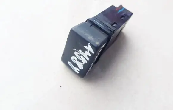 Subaru Forester SG Windscreen/window heater switch