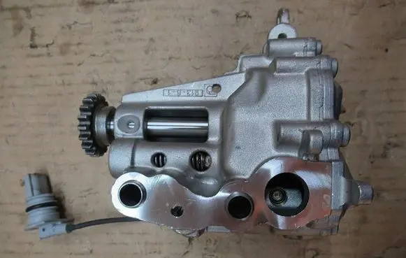 Mercedes-Benz ML W163 Oil pump A2821800600TII