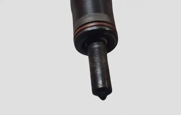 Volkswagen Touran I Fuel injector 038130073BN