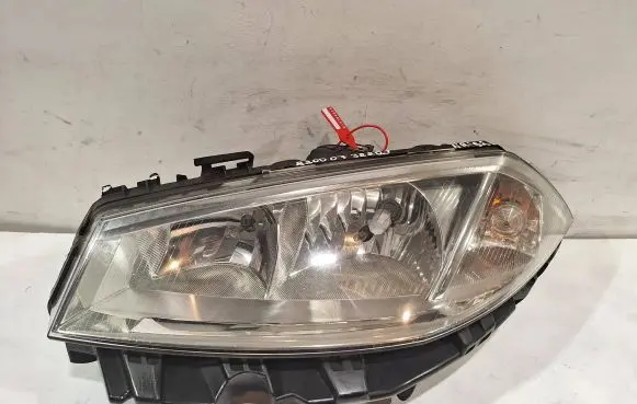 Renault Megane II Headlight/headlamp 820073220
