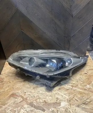 Peugeot 208 Headlight/headlamp