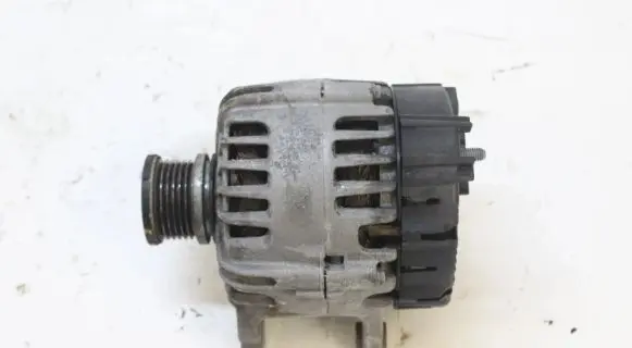 Audi A5 Generator/alternator 04L903024