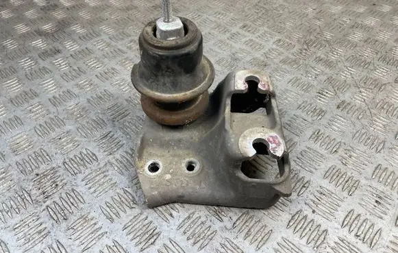 Engine mounting bracket