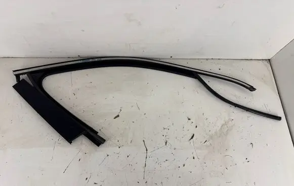 Volkswagen Tiguan Allspace Front door glass trim molding 5NA837902C 5NA837902C041