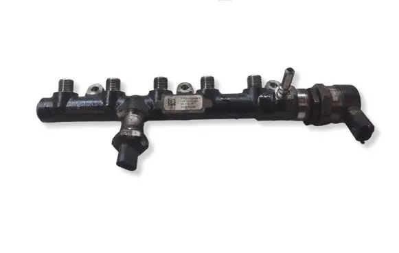 Nissan X-Trail T32 Fuel main line pipe 175217814R