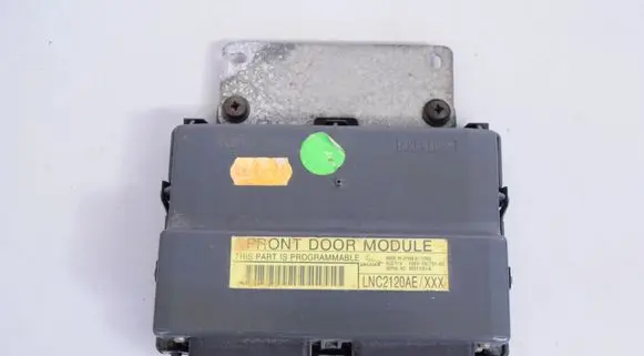 Jaguar XJ X40 Door control unit/module LNC2120AE F8FF13C791AD