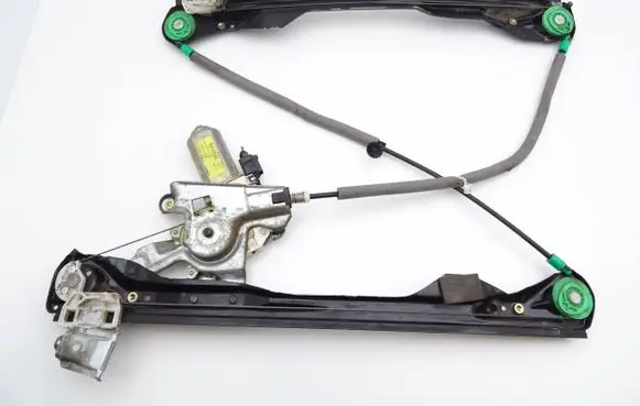 Ford Focus Front door window regulator with motor XS4123200