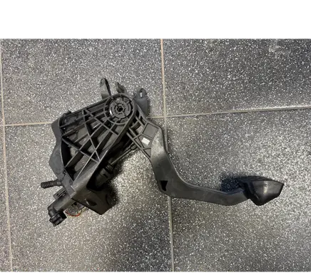 Volkswagen Polo V 6R Clutch pedal 6R1721059T
