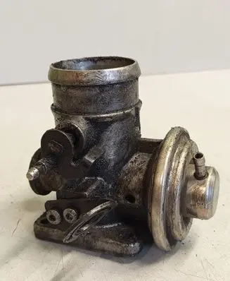 Volkswagen II LT EGR valve 074129637B