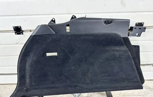 Volkswagen Touareg II Trunk/boot side trim panel 7P6863819