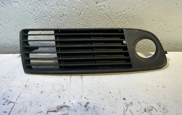 Audi A6 S6 C5 4B Front bumper lower grill 4B0807682H