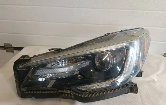 Subaru Outback (BS) Headlight/headlamp