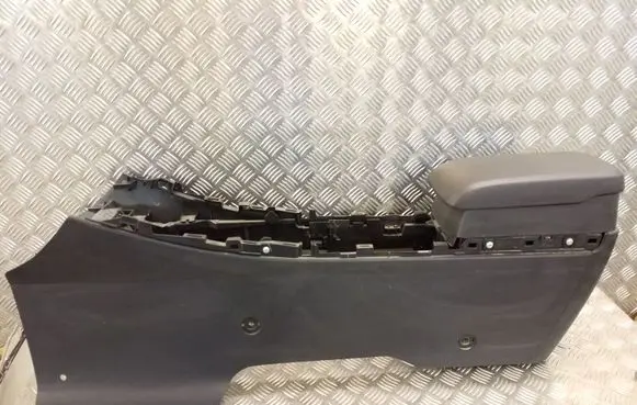 Mazda CX-7 Center console