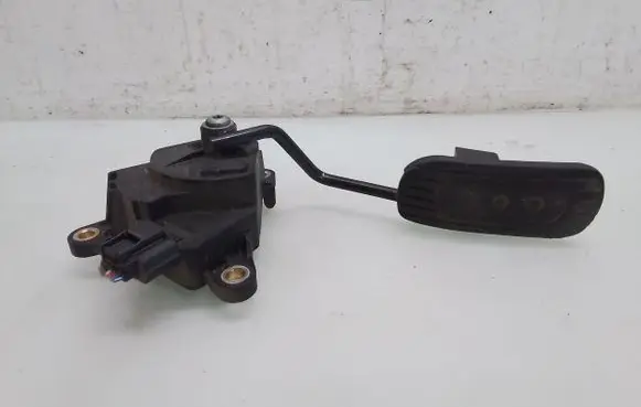 Nissan Note (E11) Accelerator throttle pedal