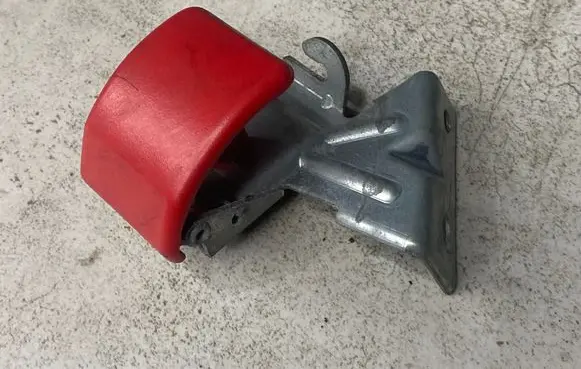 Volvo V50 Engine bonnet (hood) release handle