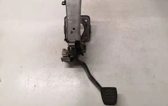 Toyota Avensis Verso Brake pedal 3132152010A2
