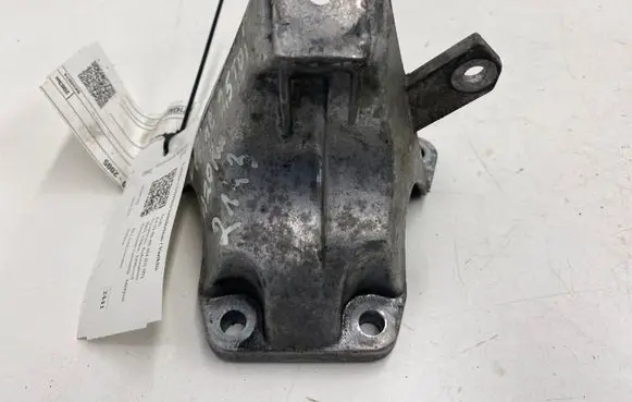 Audi A4 S4 B6 8E 8H Engine mounting bracket 8E0199308J 8E0199308