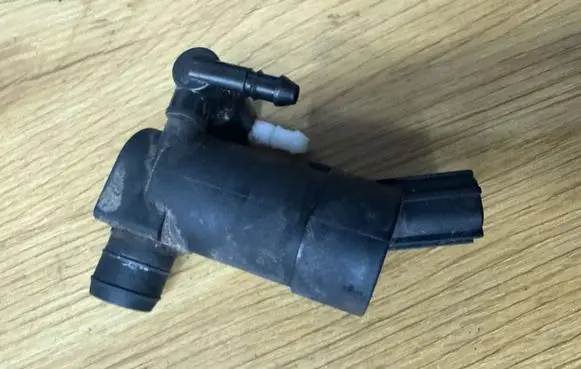 Volvo XC90 Windscreen/windshield washer pump 