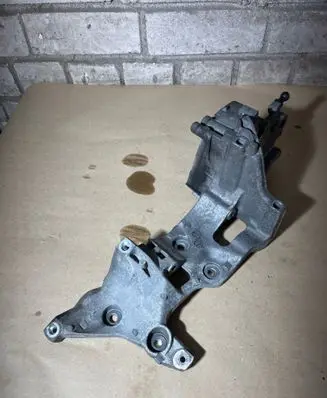 Volkswagen Tiguan Generator/alternator bracket 04L903143D