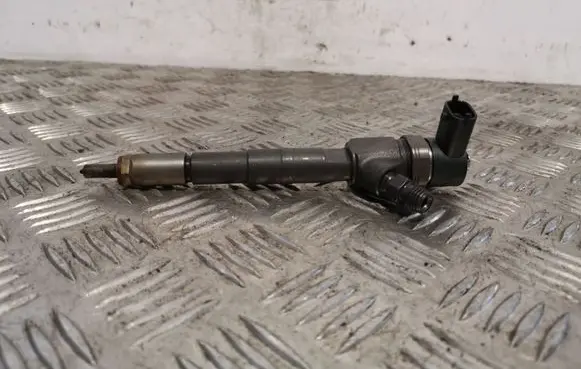 Fiat 500X Fuel injector 0445110524