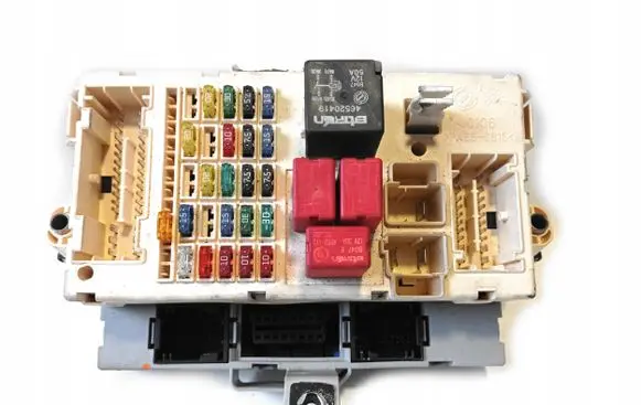 Fiat Stilo Fuse box set 46797600