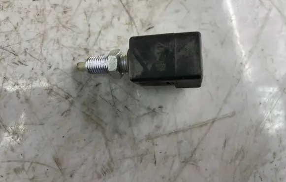 Clutch pedal sensor