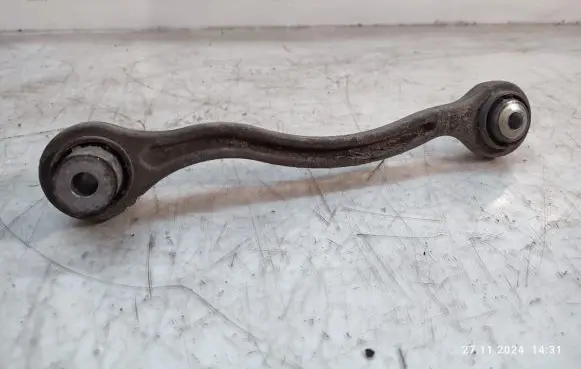 Rear control arm