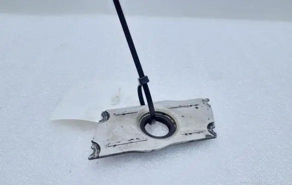 Audi Q7 4L Fuel Injector clamp holder 059103113E