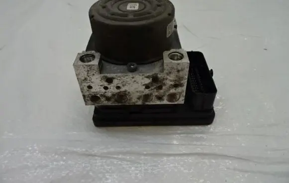 Peugeot 208 ABS Pump 9806891780