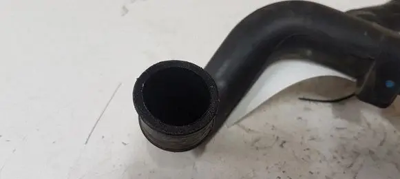 Ford Focus Breather hose/pipe 4M5Q6K869AC