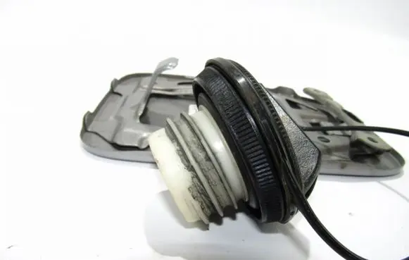 Subaru Forester SH Fuel tank cap