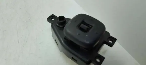 Mazda 323 F Wing mirror switch 12329116