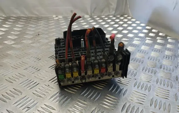 Volkswagen PASSAT B6 Fuse module 3C0937125