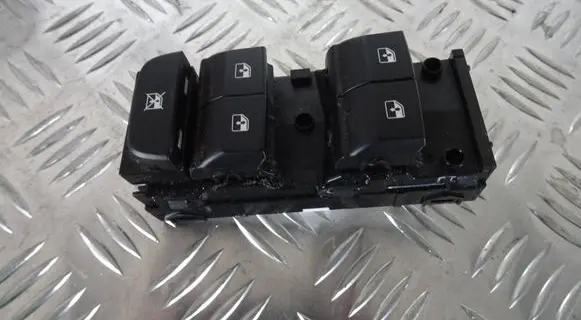 KIA Xceed Electric window control switch 93570-J7000