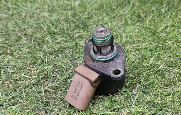Mercedes-Benz E W212 Fuel pressure sensor 9307Z520A 0202039002